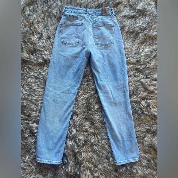 American Eagle Straight Mom Jean size 2 Reg 👖 - Picture 2 of 6